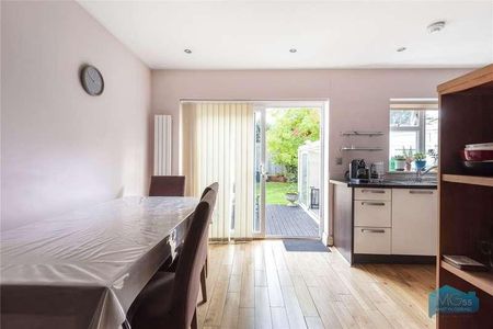 Pymmes Green Road, London, N11 - Photo 3