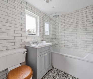 3 bedroom link detached house to rent - Photo 3