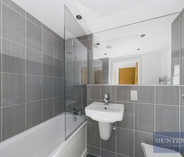 1 bedroom Flat To Let - Photo 2