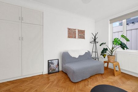 3 bedroom flat to rent - Photo 2