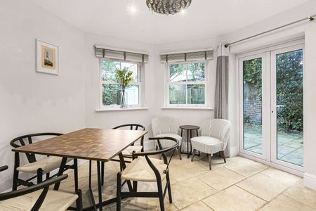 An exceptional garden flat located opposite Wandsworth Common. - Photo 4