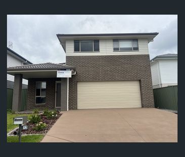 FOUR BEDROOM FAMILY HOME - GREAT LOCATION - Photo 6