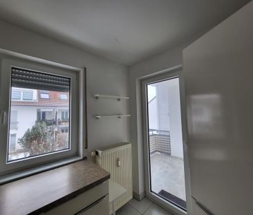 Charmante 3-Zimmer-Wohnung in Nieder-Roden: 76m², Balkone, Tiefgara... - Photo 2
