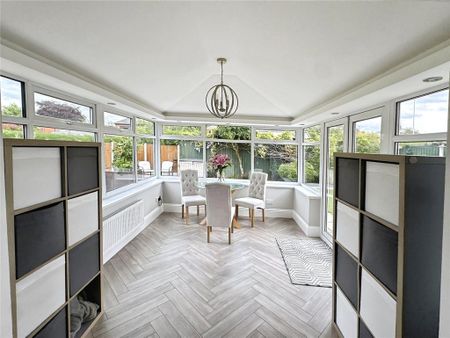 4 bedroom detached house to rent - Photo 4