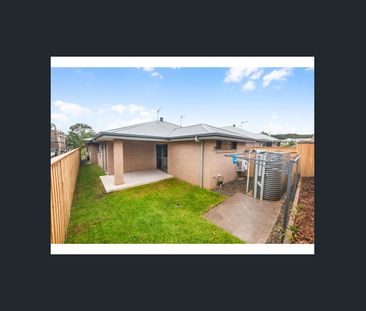 MODERN 3 BEDROOM DUPLEX - Photo 5