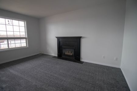 Bright & Updated 2-Bedroom Unit with Parking - Photo 4