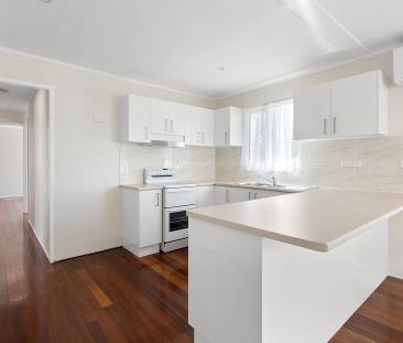 Coastal Convenience Just 50m from the Waterfront - Photo 4