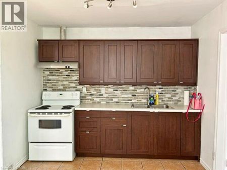 69 SHERMAN Avenue S Unit# 4, Hamilton, Ontario, L8M2P8 - Photo 5