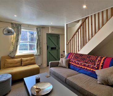 2 bedroom terraced house to rent - Photo 2