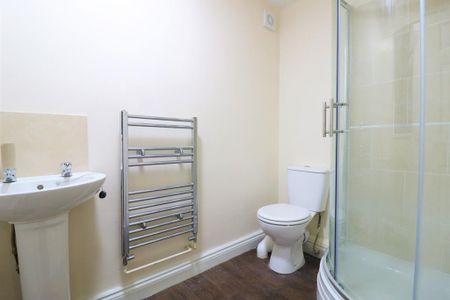 1 bedroom in a house share to rent - Photo 5