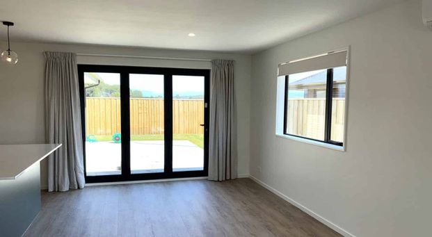 Modern Living in Ravenswood - Photo 1