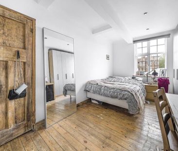 3 Bed Flat, Bolton Crescent, SE5 - Photo 3