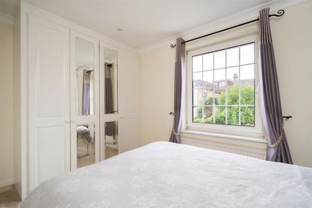 2 bedroom end of terrace house to rent - Photo 2