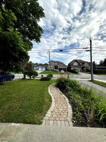 For Lease - 86 Bond Crescent, Richmond Hill, Ontario - Photo 2