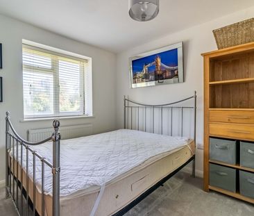 Available unfurnished from 24/11/2025 - Photo 1