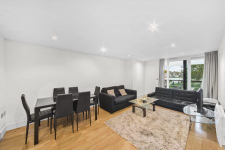 St. George Wharf, London SW8 - Photo 2