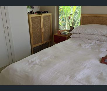 Sunshine Beach Unit 2 Bed 2 bath Calm Breezy Unit with Pool - Photo 4