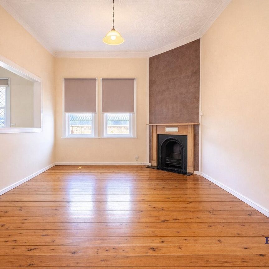 Convenient location within minutes of CBD and sporting ovals - Photo 1