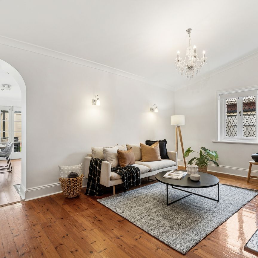 Open the Door To Timeless Bluestone Charm in the Heart of Goodwood - Photo 1