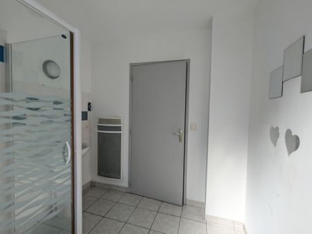 Location Appartement 3 pièces 61m² ISSOUDUN 36100 - Photo 2