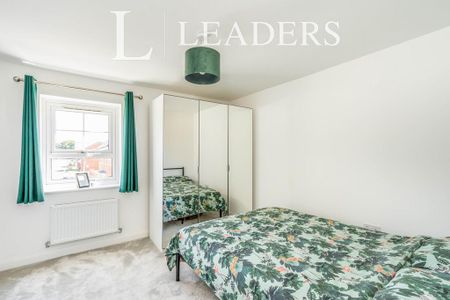 3 bedroom semi-detached house to rent - Photo 4