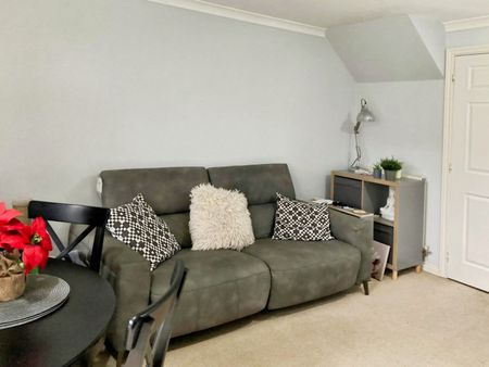 3 bedroom House To Let - Photo 3