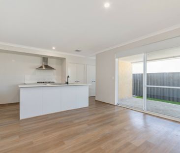 Modern easy care home- must view! - Photo 6