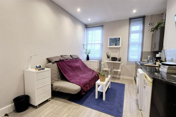 Holland Road, Holland Park - Photo 1