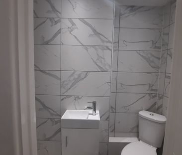 2 Bed Flat, Hither Green Lane, SE13 - Photo 3