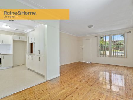5 Evans Place, Mount Pritchard, NSW 2170 - Photo 3