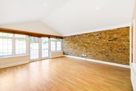 3 bedroom ground floor flat to rent - Photo 3