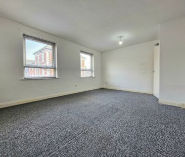 2 bedroom apartment to let - Photo 2