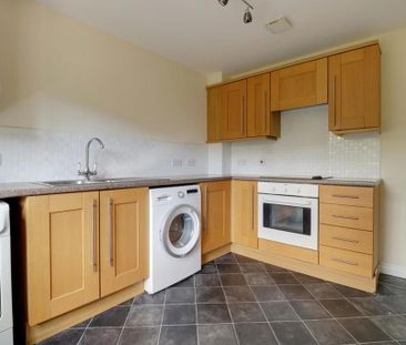 3 bedroom semi-detached house to rent - Photo 6