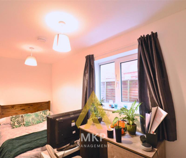 5 bedroom terraced house to rent - Photo 4
