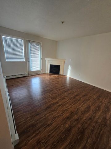 2 bedroom 1 bathroom condo UTILITIES INCLUDED - Photo 4