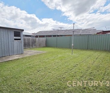 Charming Home in Dandenong North - Photo 2