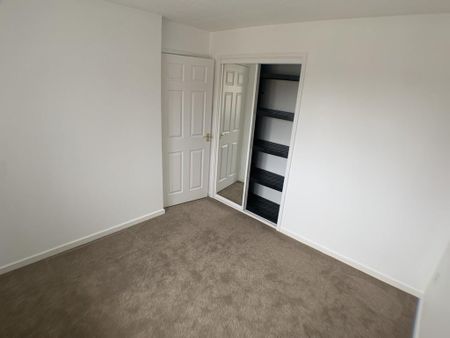 4 bedroom detached house to rent - Photo 3