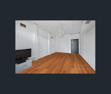 Charming Three Bedroom Family Home - Photo 2
