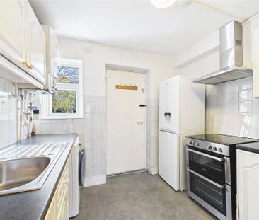 2 bedroom semi-detached house to rent - Photo 5