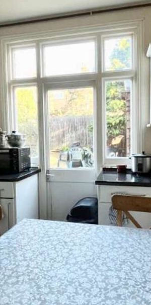 Chasefield Road Room 5 - Photo 1