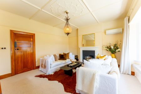 Modern Comfort Meets Classic Charm in the West End - Photo 5