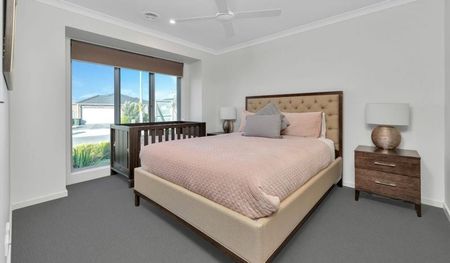 Perfect 4 Bedroom Family Home! - Photo 3