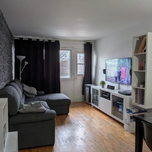 4½ bien aménagé – Pointe-aux-Trembles – 1 100$ – Internet inclus - Photo 1