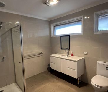 3 BEDROOM HOME IN CENTRAL LOCATION - Photo 6