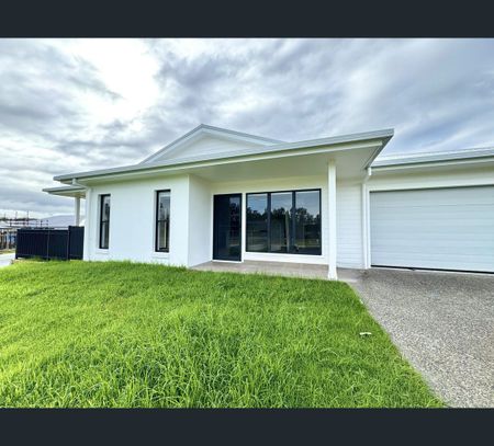 Unit 1/17 Auvergne Way, Old Bar, NSW 2430 - Photo 2
