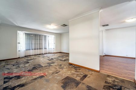 CUL DE SAC LIVING ON ROSS COURT!!! - Photo 3