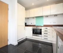 3 bedroom end of terrace house to rent - Photo 6