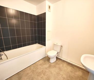 Location Appartement 2 pièces 43m² - Photo 4