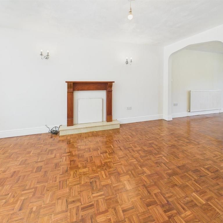5 bedroom semi-detached house to rent - Photo 1