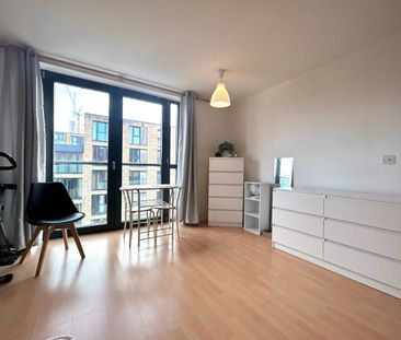 Studio Flat, Southside, B5 - Photo 1